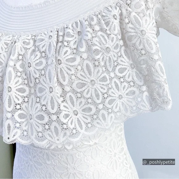 Victoria secret XS Very Sexy Off-the-shoulder flower detail Lace Bodysuit - Picture 5 of 16